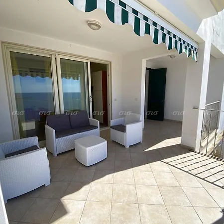 Seafront Flat Holiday home