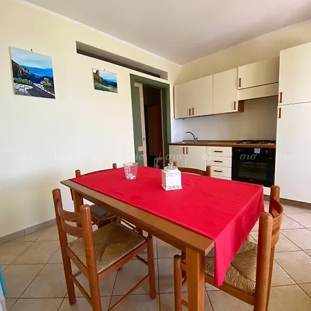 Nyaraló Seafront Flat *